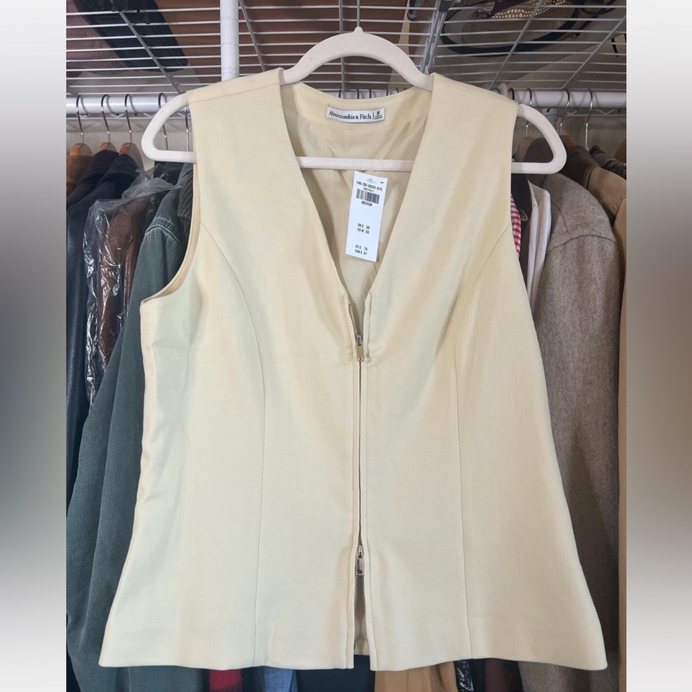 A&F Light Yellow Zip-Front Sleeveless Vest